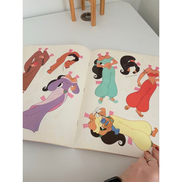 Vintage Disney Aladdin Paper Doll 1992 Golden Books NEW - Picture 6 of 10